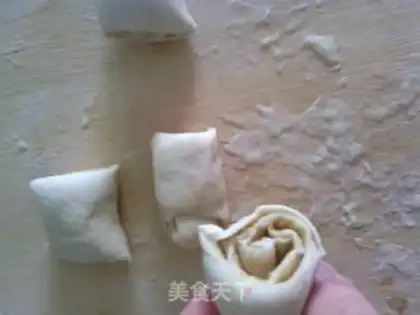 Make sesame paste rolls step 13