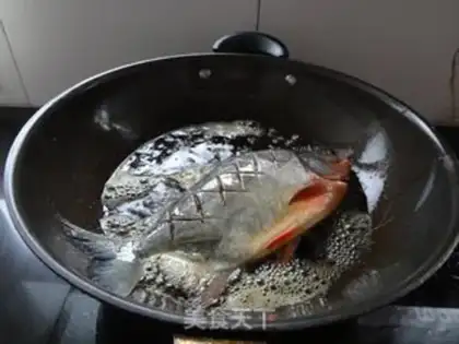Make Braised bream fish step 2