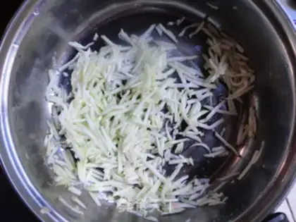 Make Steamed dumplings with fresh shrimp and pork step 1
