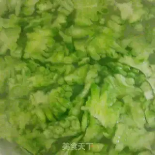 Make Iced emerald gourd salad step 2