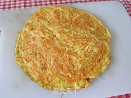 Make Fried eggs with shredded radish step 5