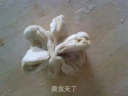 Make sesame paste rolls step 18