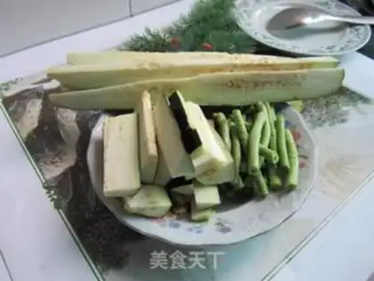 Make stir-fried eggplant with beans step 0