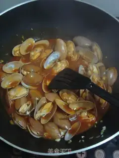 Make Stewed clam with tomato and red step 9