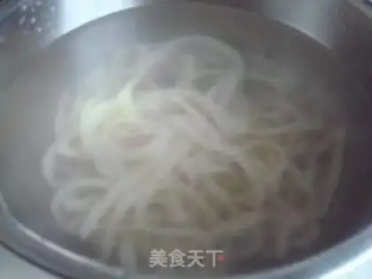 Make Mixed noodles with garlic sprouts step 5