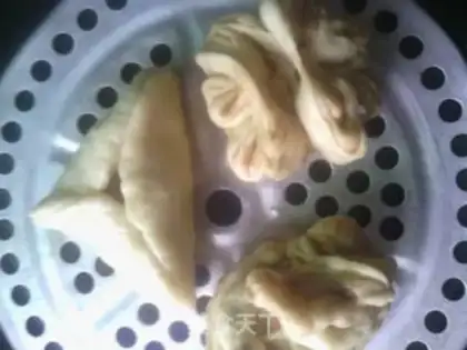 Make sesame paste rolls step 25