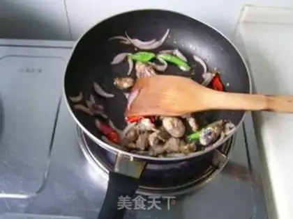 Make Fried eel slices with oyster-flavored and colorful pepper step 8