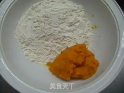 Make Pumpkin fancy steamed buns step 0