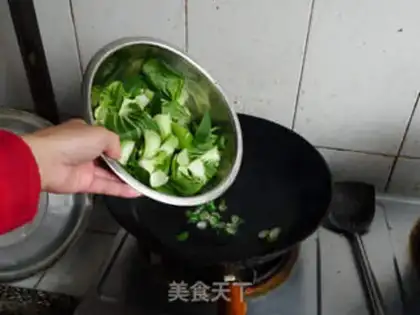 Make stir-fried rapeseed with sausage step 3