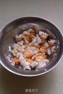 Make stir-fried salted eggs with bitter gourd step 2