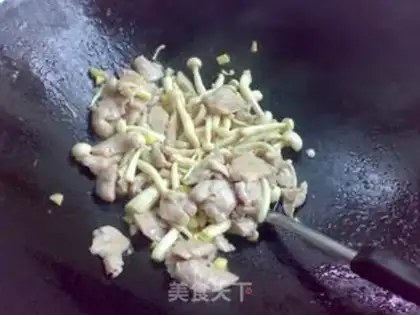 Make Fried pork slices with white mushroom step 6