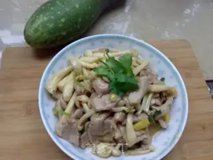 Make Fried pork slices with white mushroom step 7