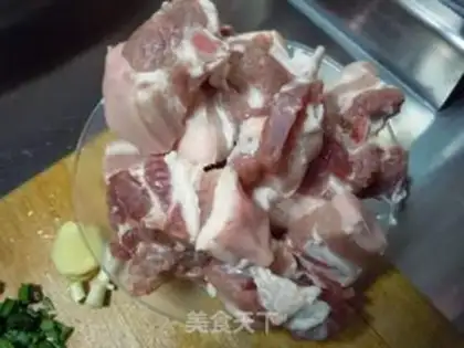 Make braised pork step 0