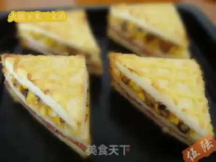 Make ham and corn sandwich step 5