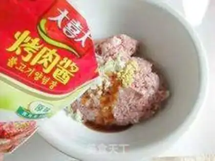 Make Sauce meatballs step 1