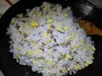 Make Huangjia Barbecue Egg Fried Rice step 5