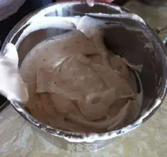 Make Banana Qifeng Cake step 9