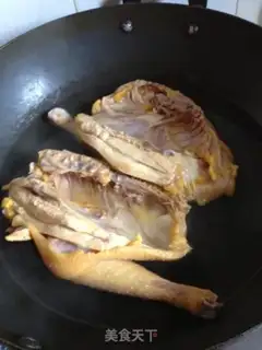 Make Red mushroom chicken soup step 1