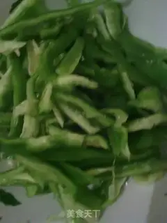 Make green pepper meat step 1