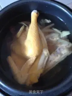 Make Red mushroom chicken soup step 2