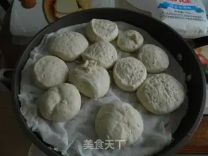 Make Home-made small meat buns step 0