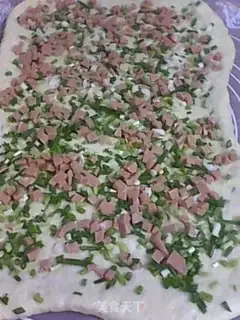 Make Chives and ham bun step 4