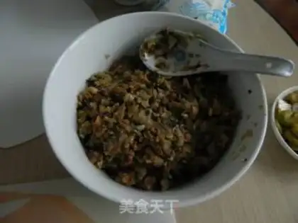 Make Home-made small meat buns step 1