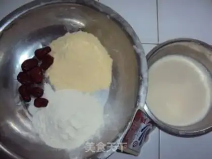 Make Millet and red dates cake step 0