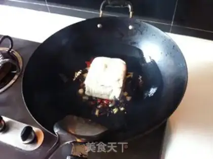 Make Stewed firewood tofu with black bean sauce step 2