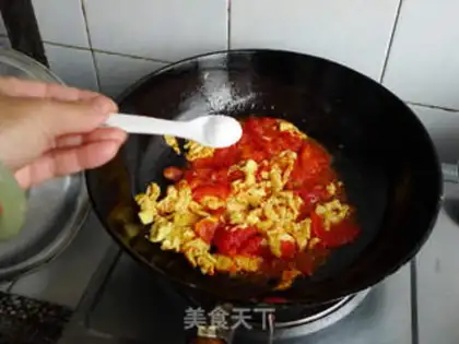 Make tomato scrambled eggs step 6