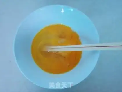 Make Fried eggs with stinky vegetables step 4