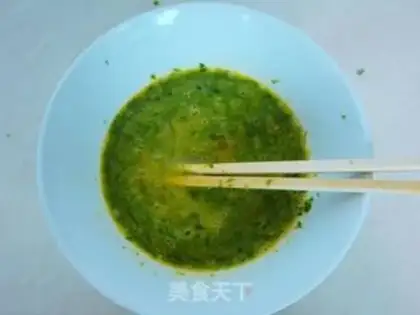 Make Fried eggs with stinky vegetables step 5