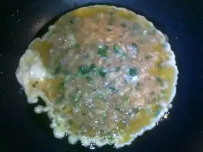 Make Fried eggs with clams step 3