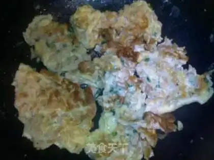 Make Fried eggs with clams step 4