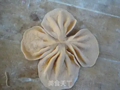 Make Huahua steamed buns step 8