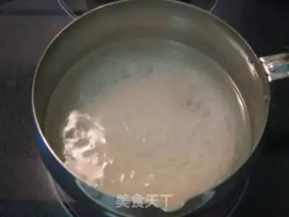 Make Leek egg vermicelli pie step 3