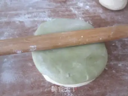 Make Fresh matcha roll step 5