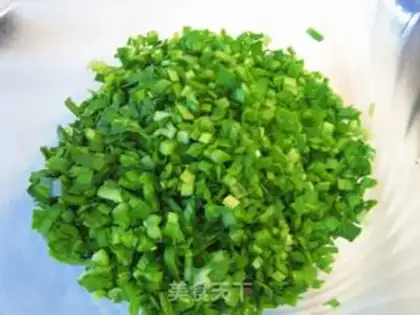 Make Leek egg vermicelli pie step 5