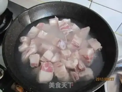 Make braised pork step 1