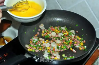 Make Mixed shrimp fried rice step 6