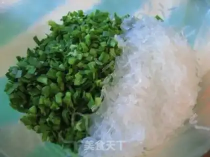 Make Leek egg vermicelli pie step 6