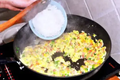 Make Mixed shrimp fried rice step 7