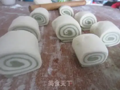 Make Fresh matcha roll step 8