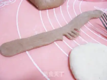 Make cartoon bread step 3