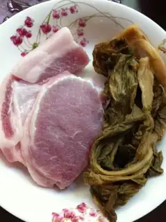 Make Plum vegetable meat pie step 0