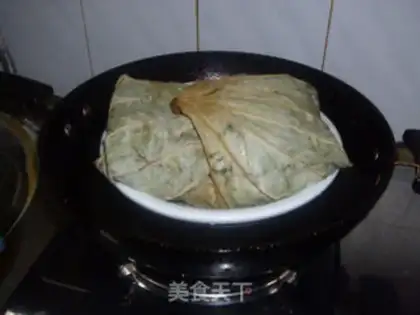 Make Lotus leaf chicken step 9