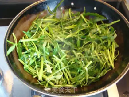 Make Chinese cabbage mashed with garlic step 4