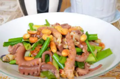 Make Soybean sauce and onion mixed with eight strips step 7
