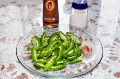 Make Sesame oil and bitter gourd step 0