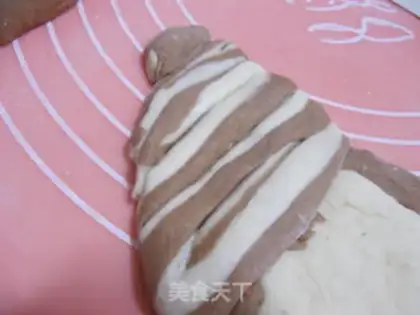 Make cartoon bread step 8
